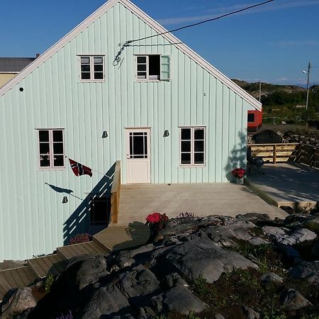 Lysvoldbrygga Bed and Breakfast Henningsvær Buitenkant foto